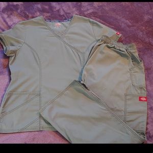 Dickies XL Olive Scrub Set